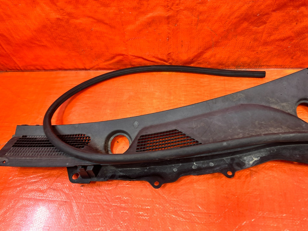 08 15 INFINITI G37 & Q60   2D COUPE   WIPER COWL TRIM   LEFT SIDE   OEM #3295