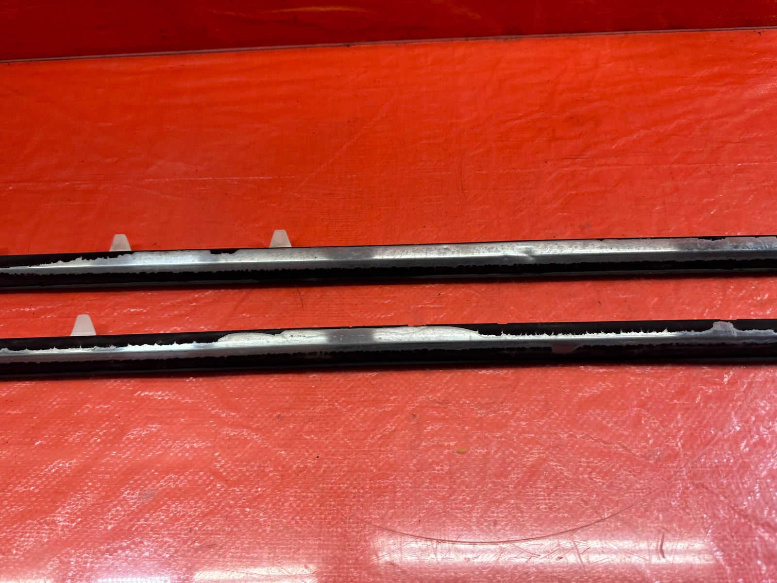 97 01 HONDA PRELUDE   EXTERIOR DOOR WINDOW GLASS TRIM SET LEFT RIGHT   OEM #2107