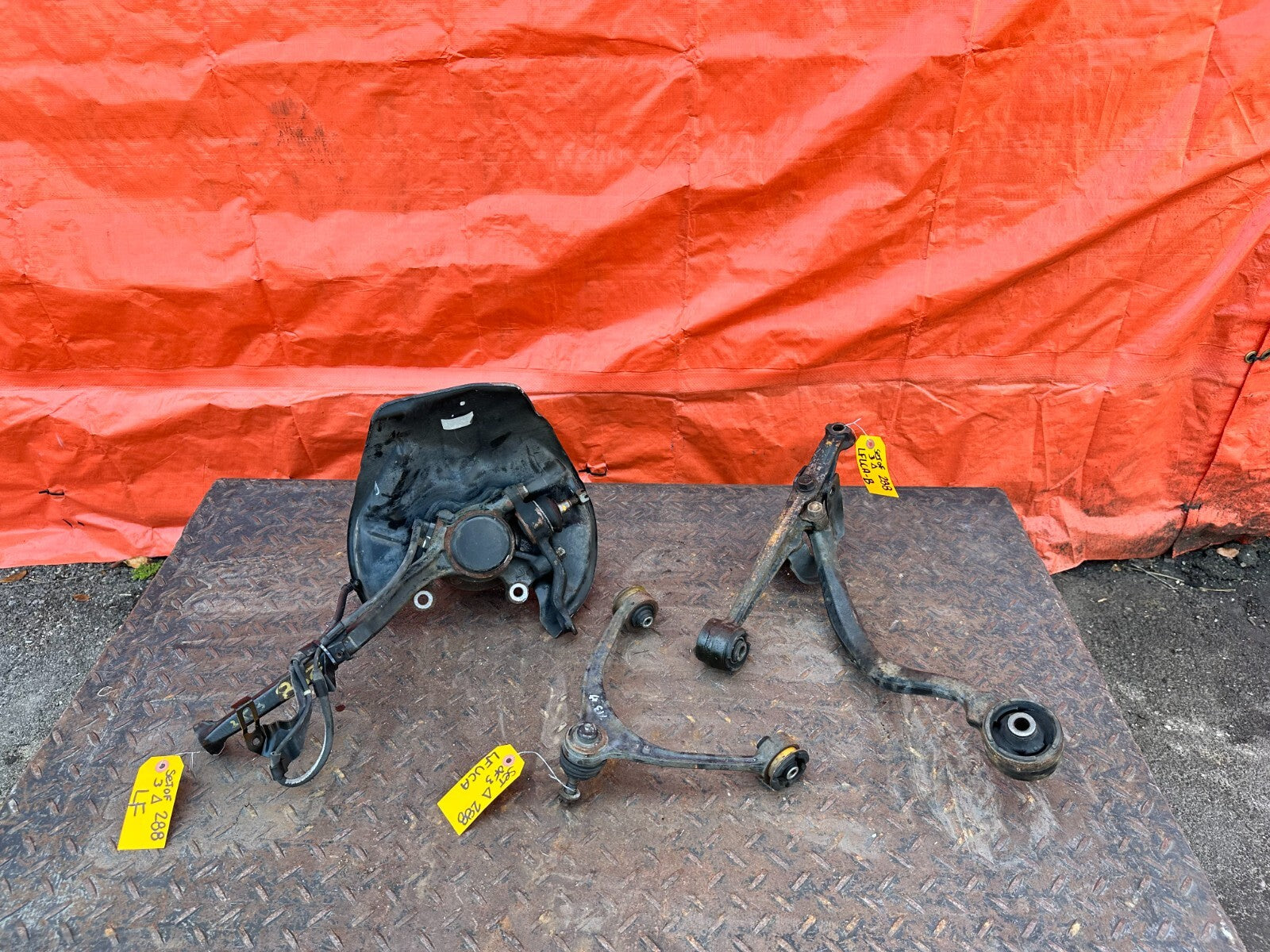 02 10 LEXUS SC430   DRIVER LEFT FRONT SPINDLE KNUCKLE HUB W/ ARMS OEM #28812