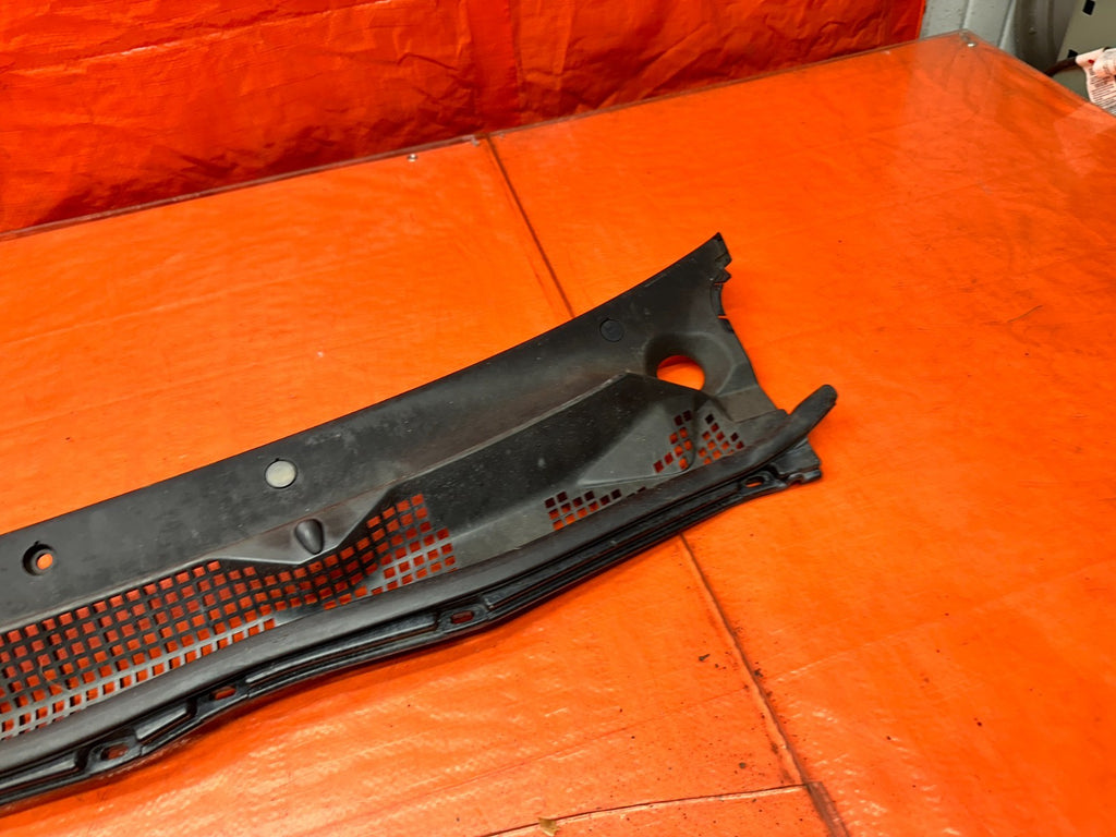 94-01 ACURA INTEGRA FRONT WINDSHIELD WIPER COWL GRILLE TRIM OEM #3405