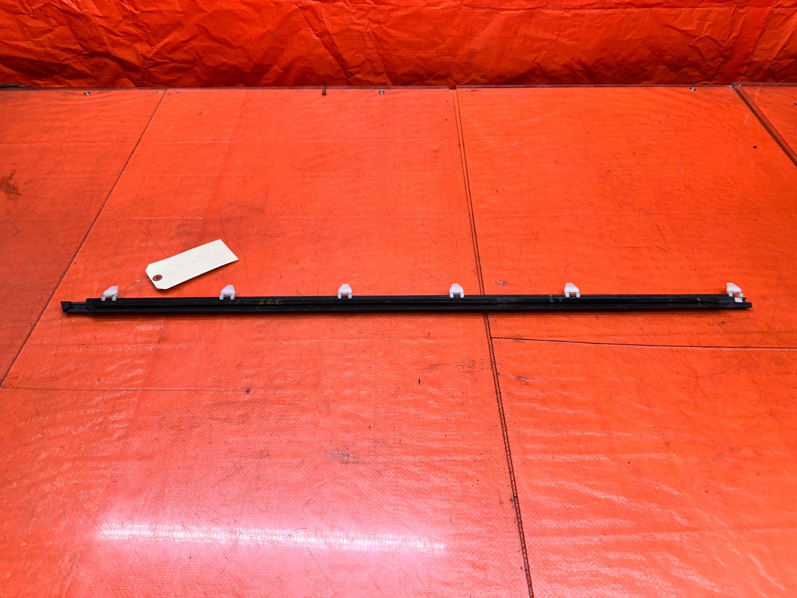 97 01 HONDA PRELUDE 2.2L PASSENGER RIGHT DOOR WINDOW GLASS TRIM MOLDING OEM #3357