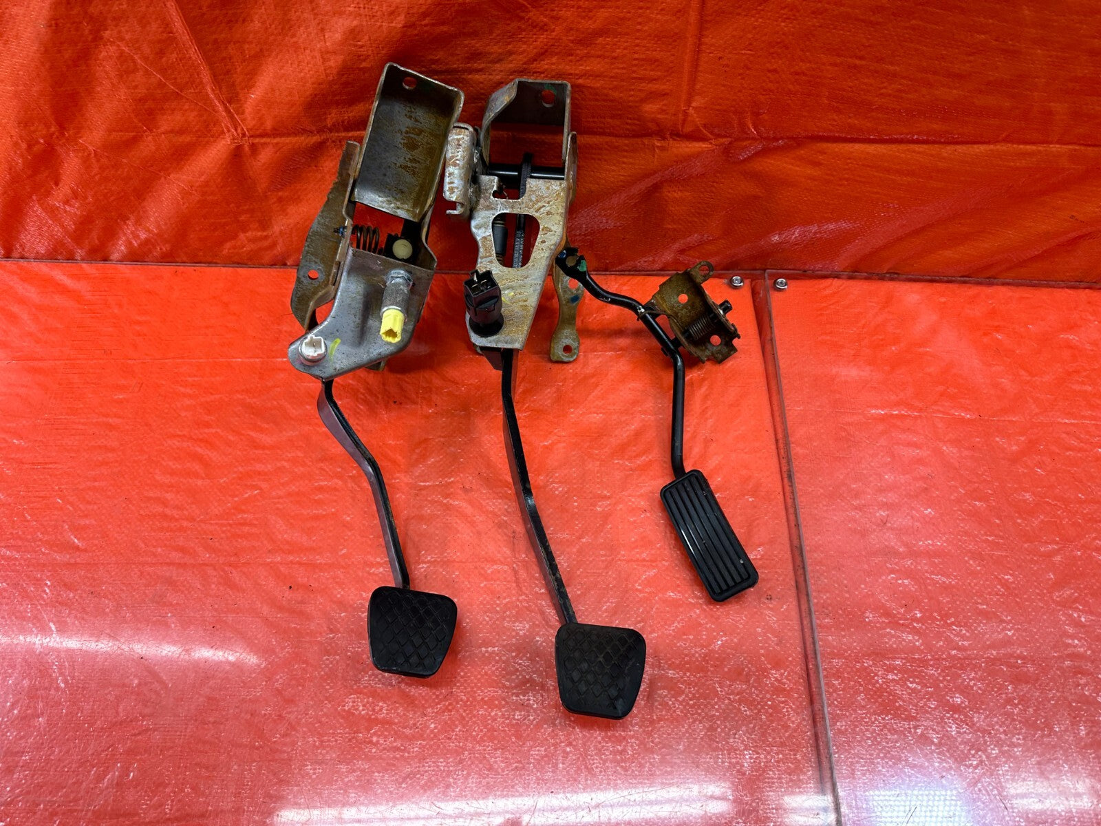 02 05 HONDA CIVIC SI EP3 HATCH   MANUAL PEDALS   GAS BRAKE CLUTCH   OEM #2138