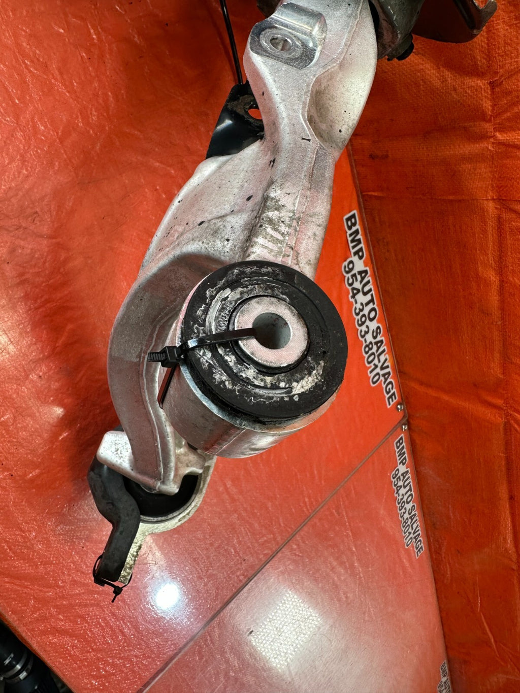 08 15 INFINITI G37 COUPE S RWD LEFT FRONT SPINDLE W/ LOWER CONTROL ARM OEM #24510