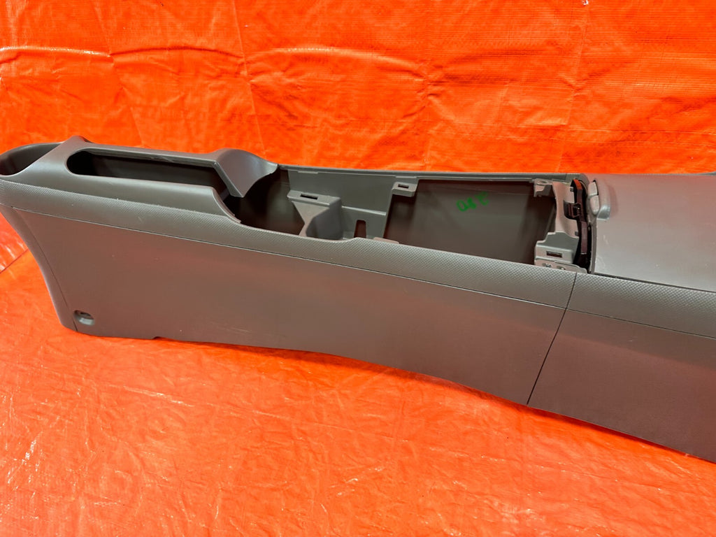 02 06 ACURA RSX   ARM REST CENTER CONSOLE ASSEMBLY   TAN IN COLOR   OEM #28014