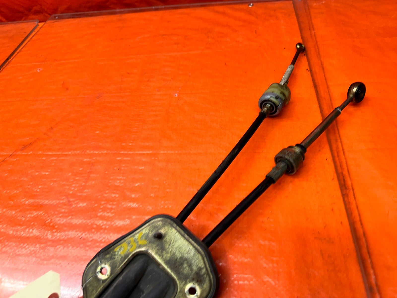 97 01 HONDA PRELUDE 2.2L MT MANUAL SHIFTER BOX BASE WITH SHIFT CABLES OEM #3366