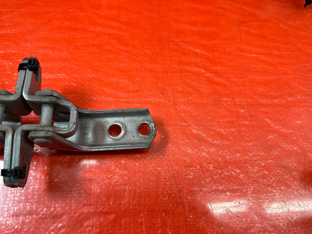 08 15 LANCER EVOLUTION X EVO 10   DOOR HINGE SET UPPER & LOWER RIGHT FRONT 2141
