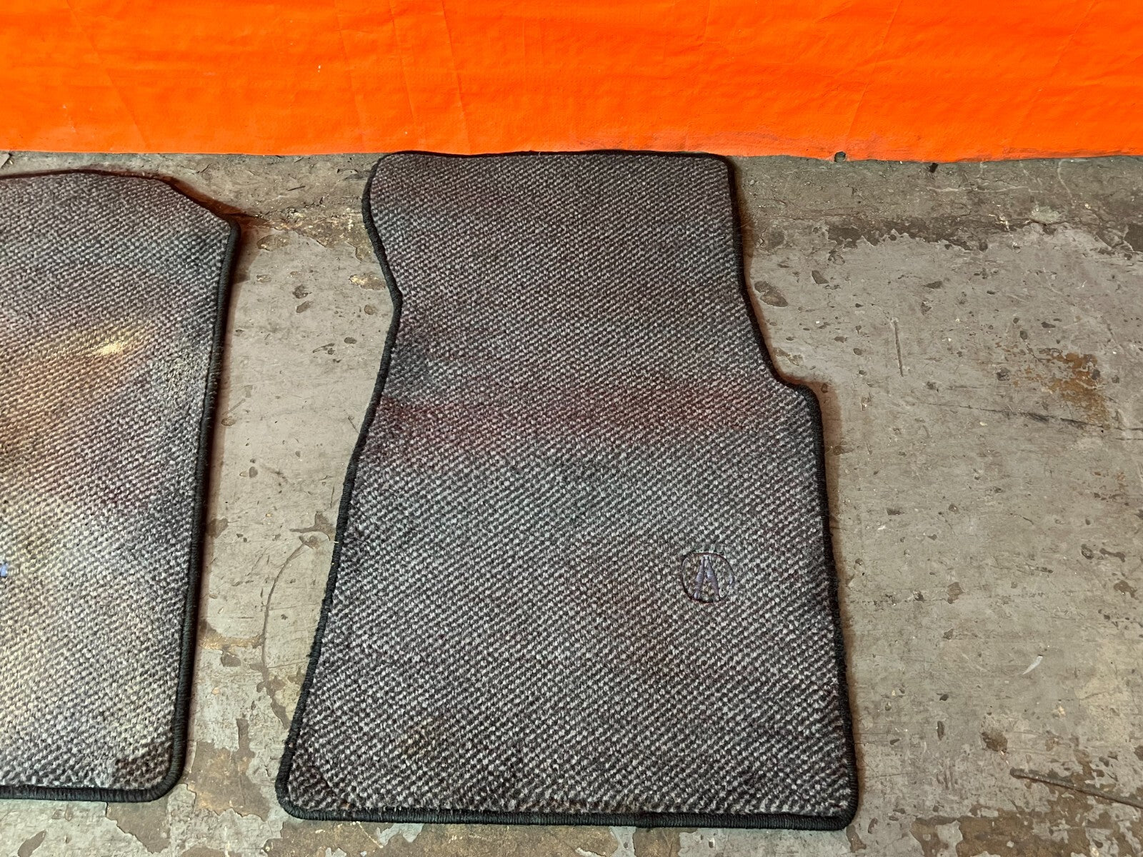 94 01 ACURA INTEGRA 4 DOOR ONLY FULL FLOOR MAT SET FRONT REAR LEFT RIGHT OEM 1484