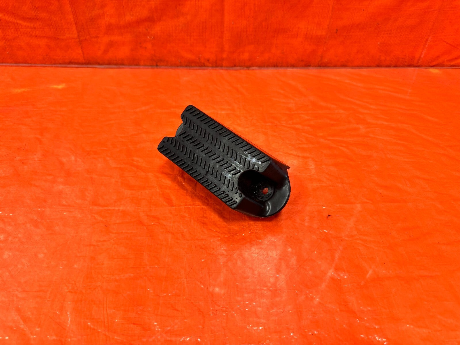 94 01 ACURA INTEGRA   FOOT REST / DEAD PEDAL ASSEMBLY   OEM FACTORY #2740