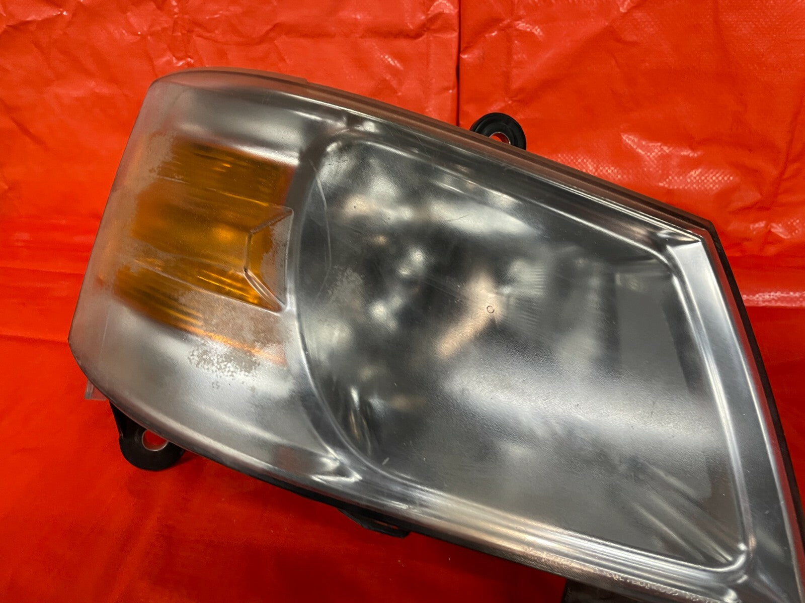 08 10 DODGE GRAND CARAVAN   SE & SXT   PASSENGER RIGHT HEADLIGHT HEADLAMP OEM OE3