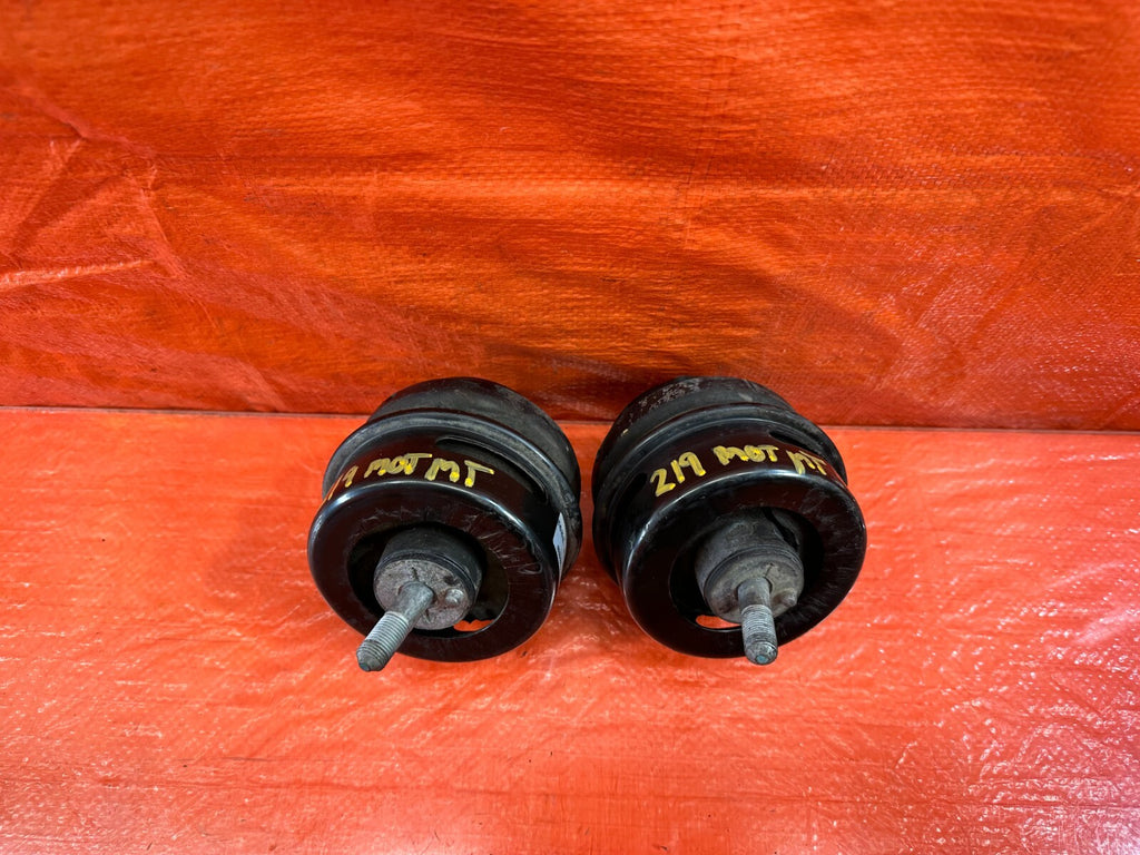 10 16 HYUNDAI GENESIS COUPE 3.8L AT   LEFT AND RIGHT ENGINE MOUNTS MOTOR MOUNTS2