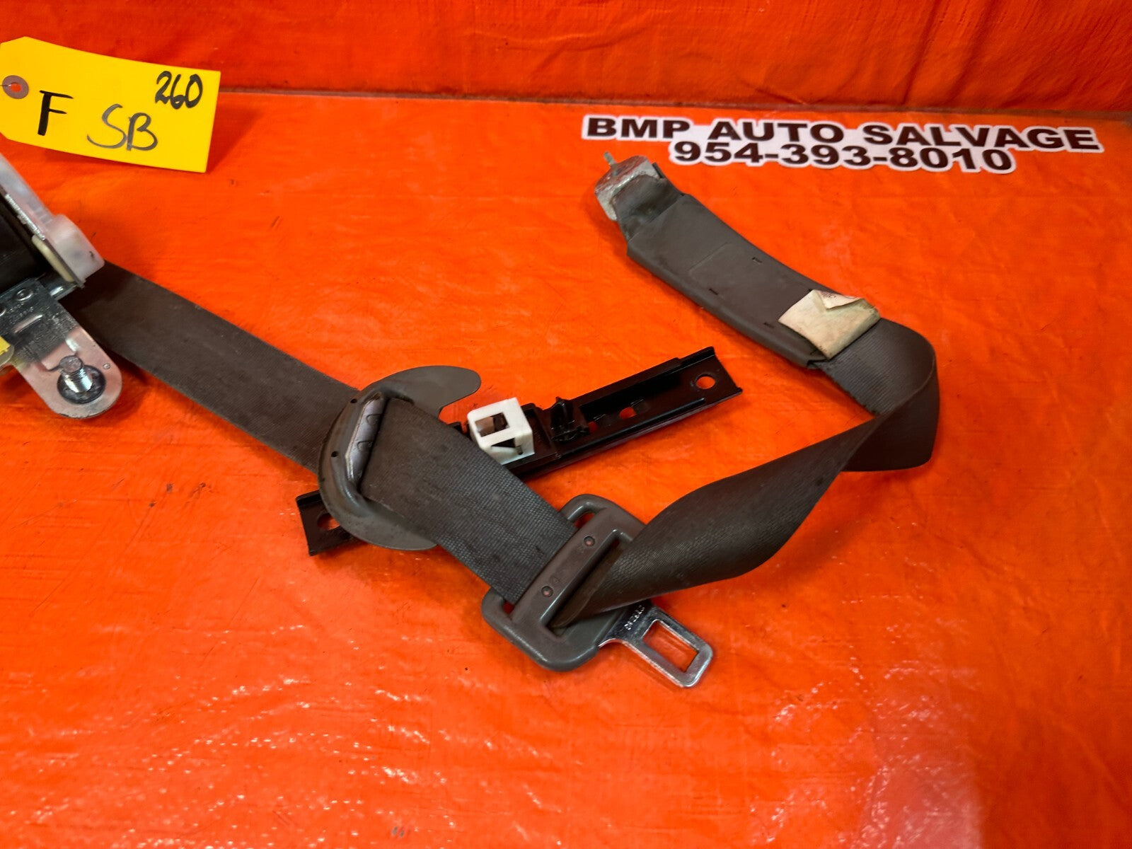 06 08 HONDA CIVIC SEDAN   LEFT & RIGHT FRONT SEAT BELTS   GRAY COLOR   OEM #2603