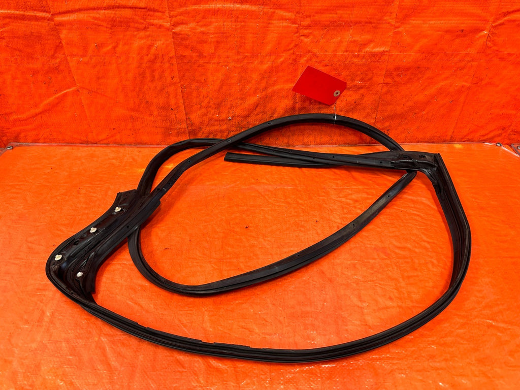 14 20 INFINITI Q50   DRIVER LEFT REAR DOOR WEATHER STRIP   OEM 3141