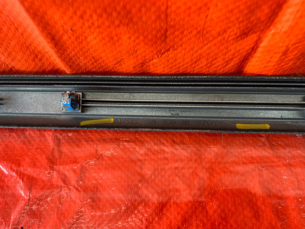 96 00 HONDA CIVIC   SEDAN   DOOR MOLDING IMPACT STRIP   LEFT FRONT SIDE OEM #12710