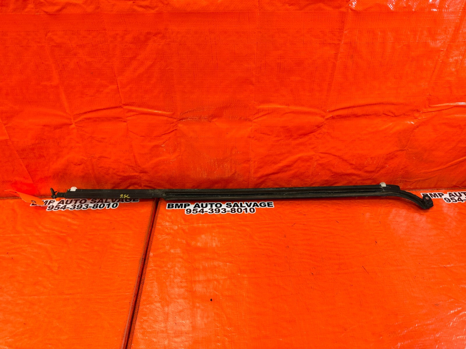 93 97 HONDA DEL SOL   DRIVER LEFT GLASS TRIM BELT MOLDING STRIP   OEM #2565