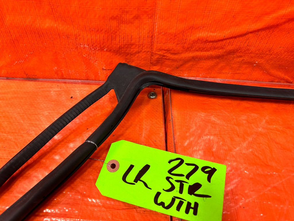 09 14 ACURA TSX   DRIVER LEFT REAR DOOR   WEATHER STRIP TRIM SEAL GASKET OEM 2795