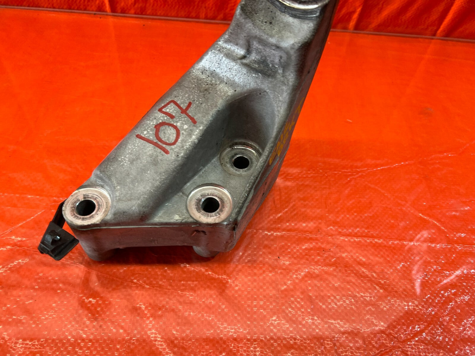 04 08 ACURA TL   ALUMINUM ENGINE MOTOR MOUNT BRACKET   REAR   OEM FACTORY #1075