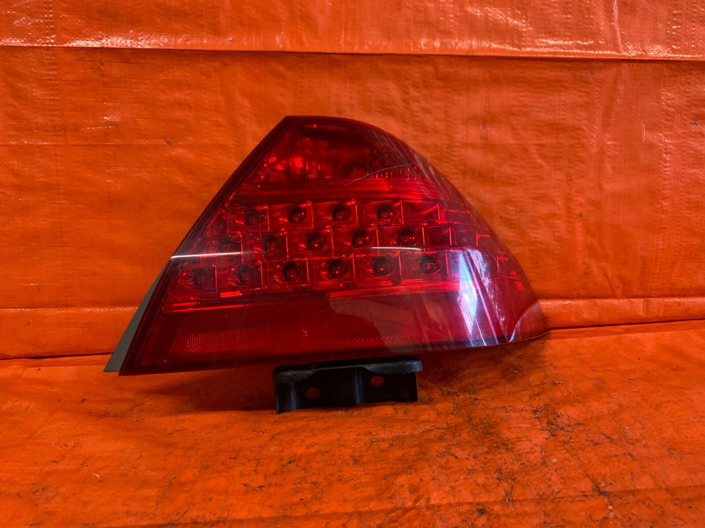 06 07 HONDA ACCORD 4 DOOR SEDAN PASSENGER RIGHT TAIL LIGHT LAMP W/ LED UNIT OEM0