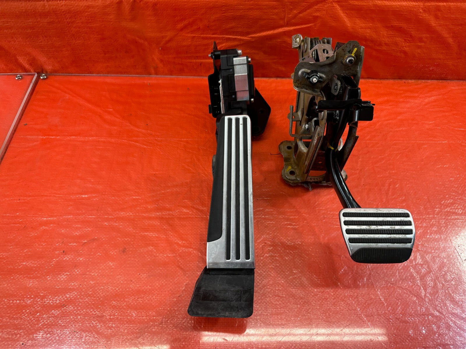 14 19 INFINITI Q50   ADAPTIVE STEERING   ACCELERATOR GAS & BRAKE PEDAL OEM #2221