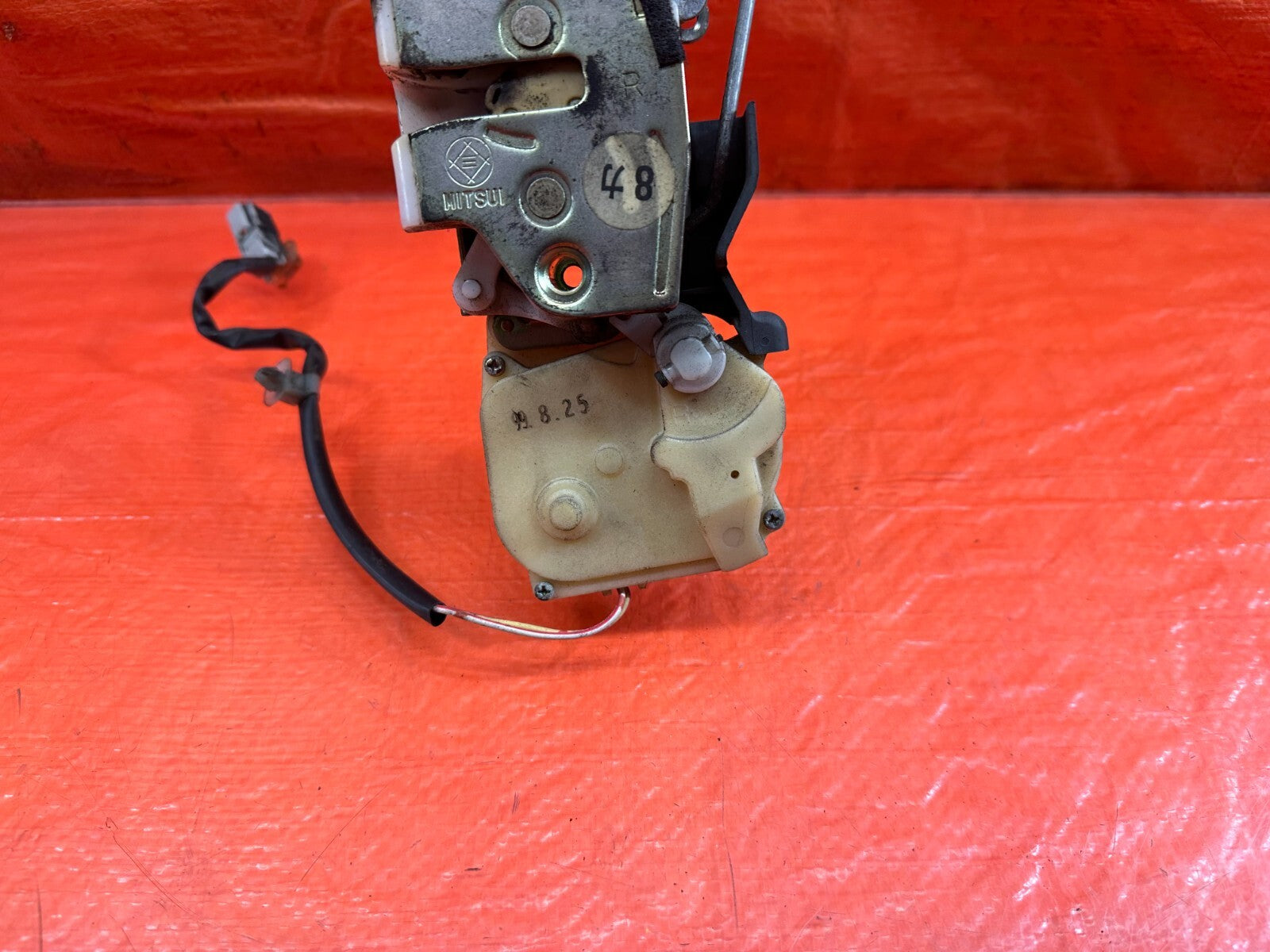 94 01 INTEGRA SEDAN   PASSENGER RIGHT FRONT DOOR LOCK ACTUATOR   OEM #2285