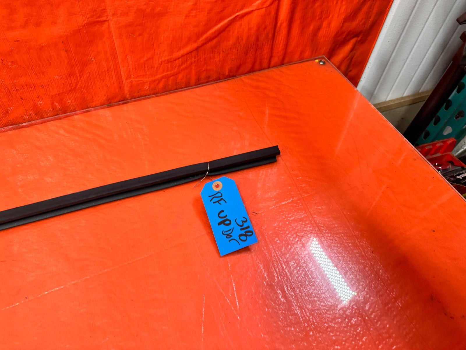 10 16 HYUNDAI GENESIS COUPE RIGHT UPPER DOOR MOUNTED WEATHER STRIP BY THE GLASS1