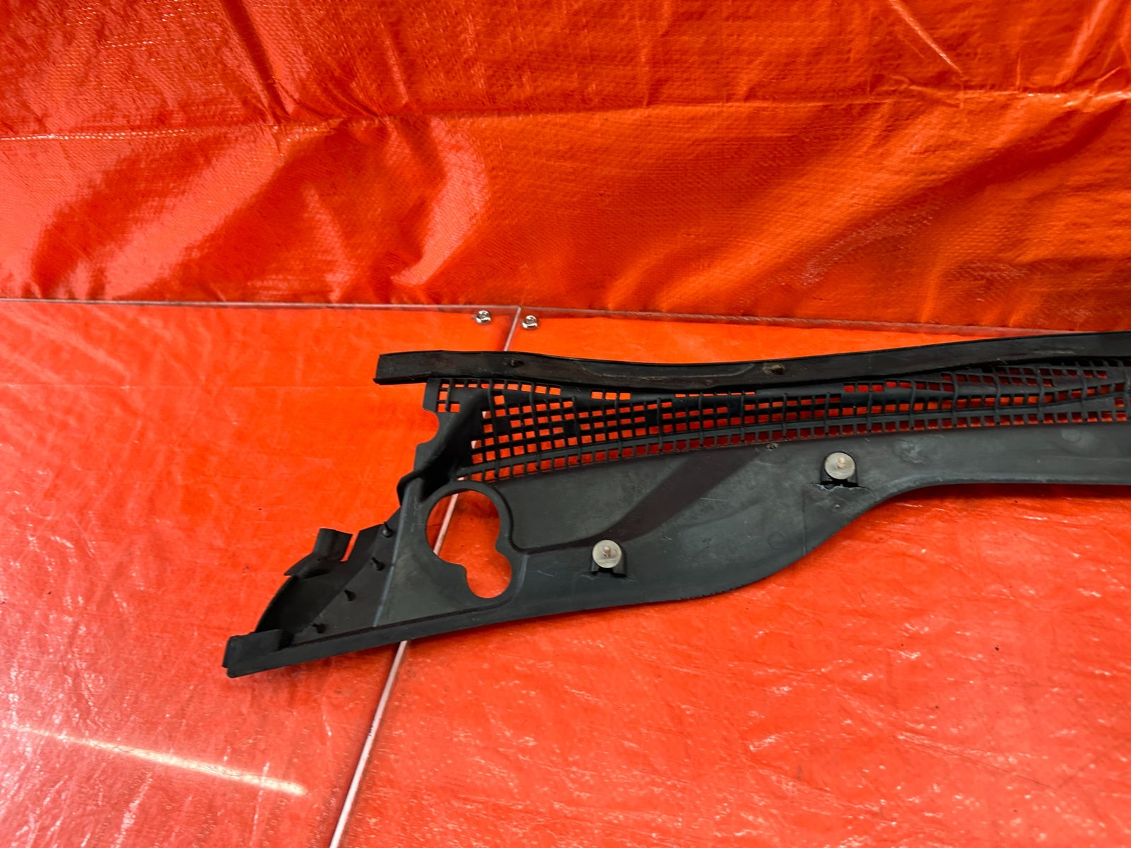 95 98 HONDA ODYSSEY   WINDSHIELD WIPER COWL TRIM PLASTIC   OEM FACTORY #19316