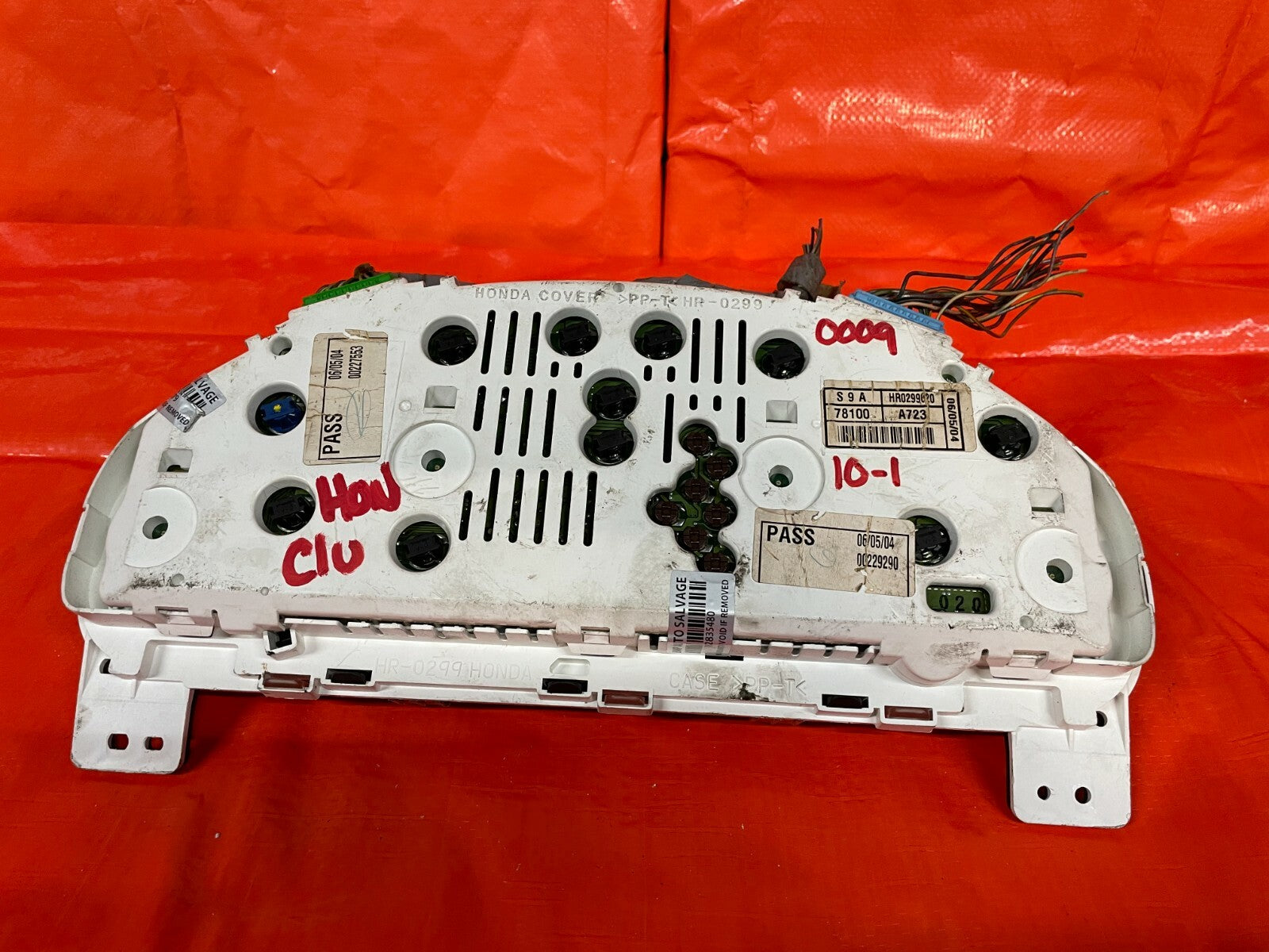 02 04 HONDA CR V   INSTRUMENT GAUGE CLUSTER SPEEDOMETER   78100 S9A A723   OEM6
