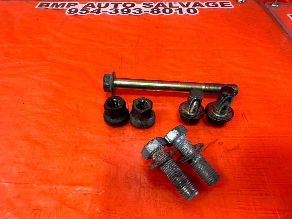 02 05 HONDA CIVIC SI EP3 HATCH   RIGHT TRANSMISSION MOUNT BOLTS HARDWARE OEM 2585