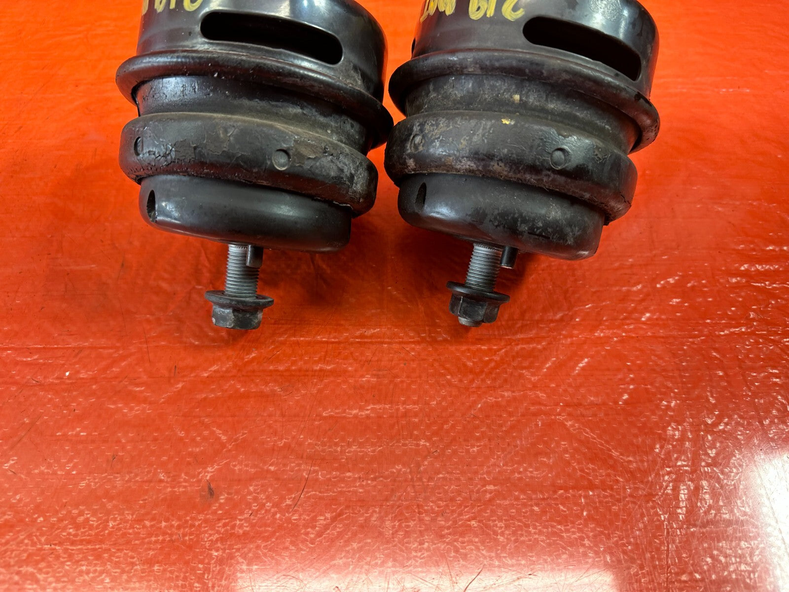 10 16 HYUNDAI GENESIS COUPE 3.8L AT   LEFT AND RIGHT ENGINE MOUNTS MOTOR MOUNTS4