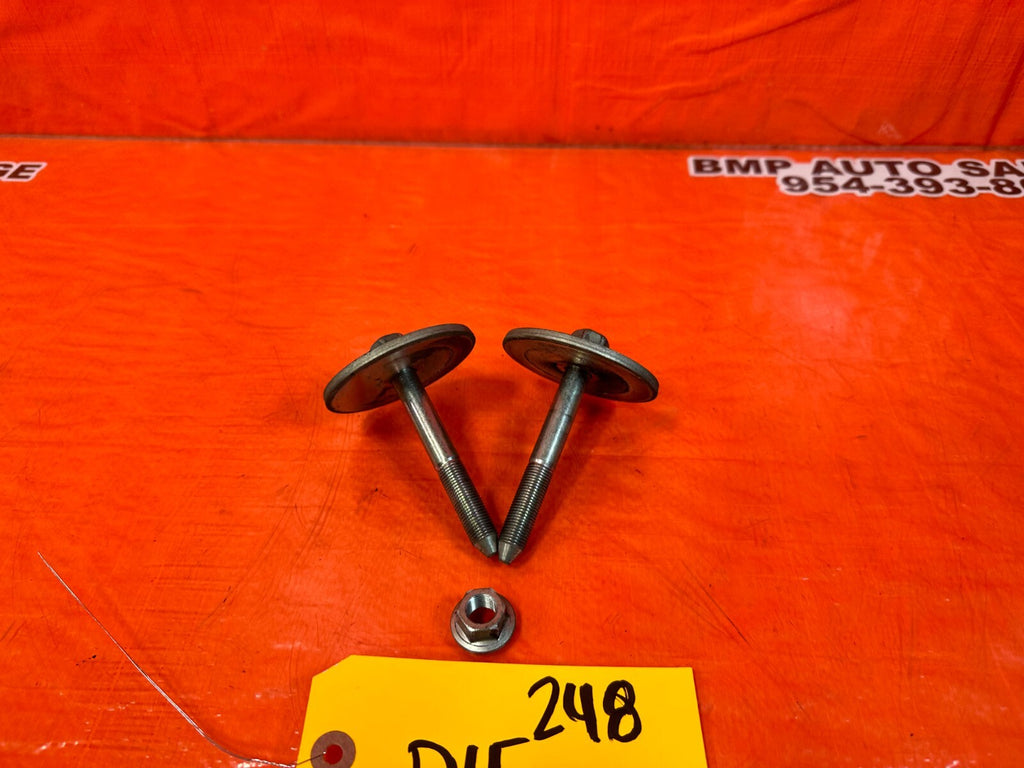 08 15 INFINITI G37 & Q60 2D COUPE   REAR DIFFERENTIAL COLLAR MOUNTING BOLTS 2485