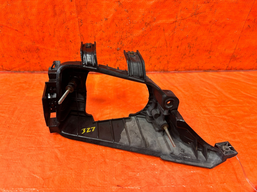 92 95 HONDA CIVIC   2D COUPE   PASSENGER RIGHT HEADLIGHT BRACKET HOUSING 3272