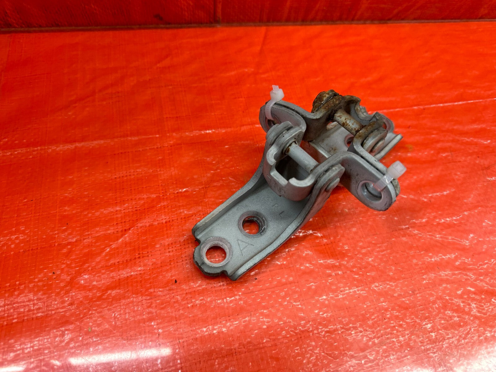 02 06 ACURA RSX   DRIVER LEFT FRONT DOOR HINGE SET UPPER LOWER   OEM #2124