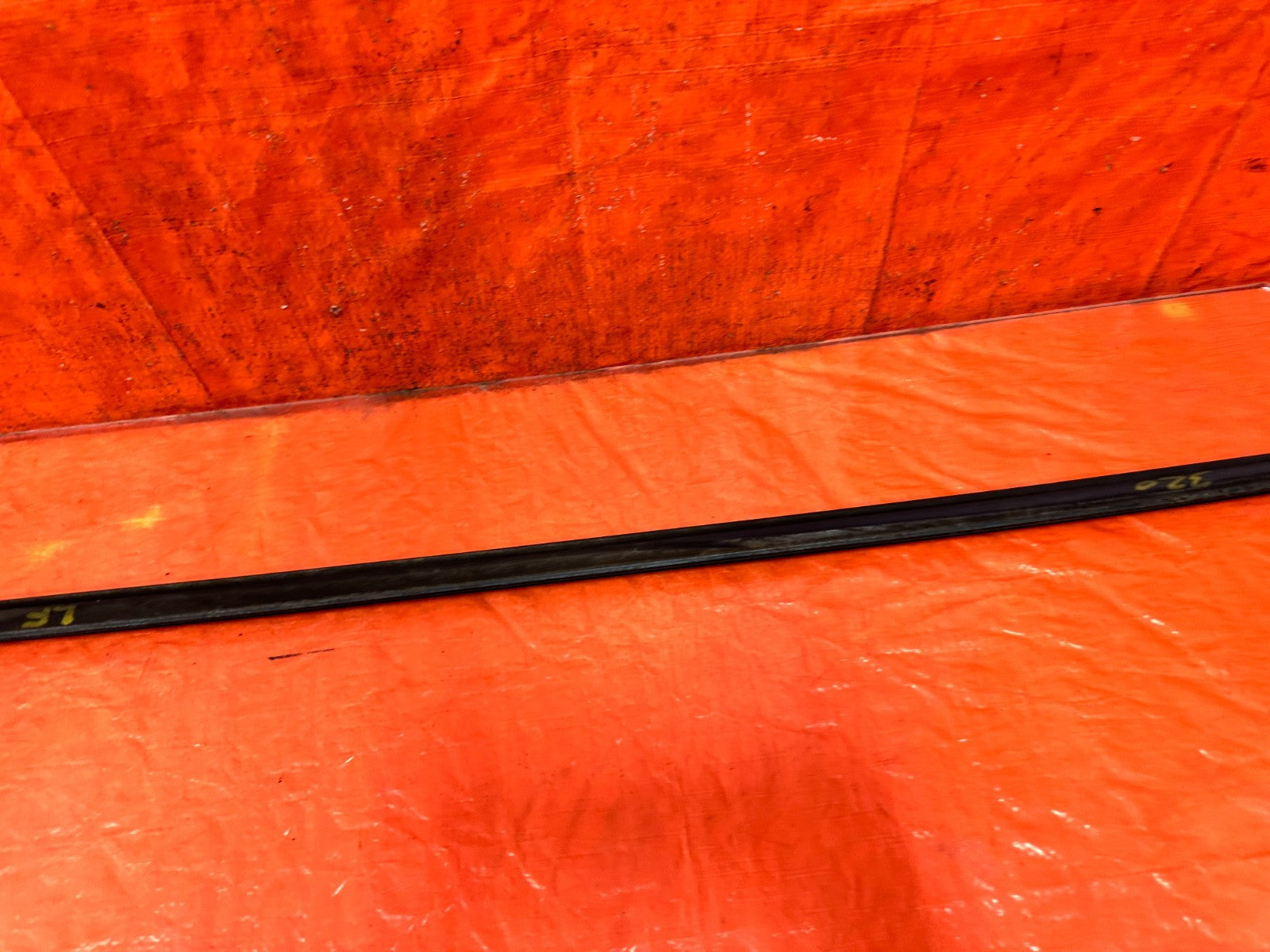 08 15 INFINITI G37 & Q60 COUPE   DRIVER LEFT EXTERIOR WINDOW GLASS TRIM   OEM 3212