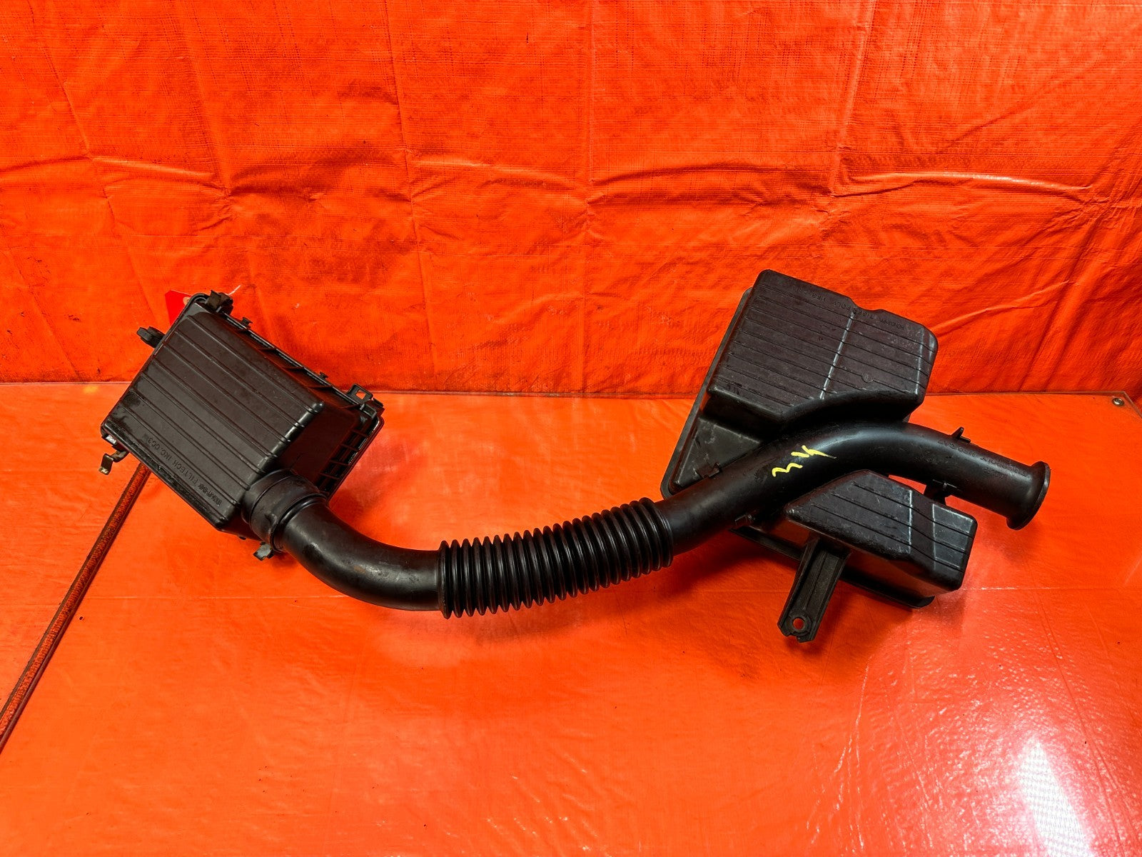 96 00 HONDA CIVIC / NON VTEC D16Y7 FACTORY INTAKE SYSTEM AIR BOX W/ ALL ARMS OEM0
