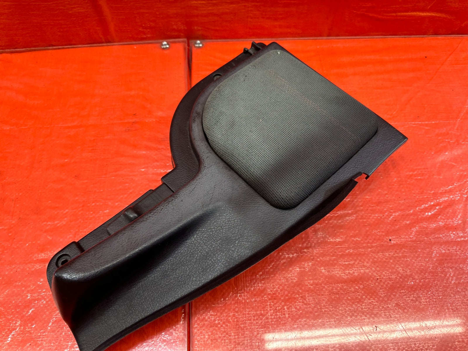 90 93 ACURA INTEGRA 2D   CARGO COVER PRIVACY TRIM   LEFT SIDE BLACK   OEM #18911
