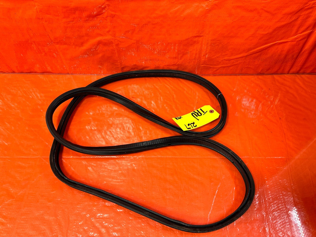 90 97 MAZDA MX 5 MIATA   REAR TRUNK WEATHER STRIP GASKET SEAL   OEM #2678