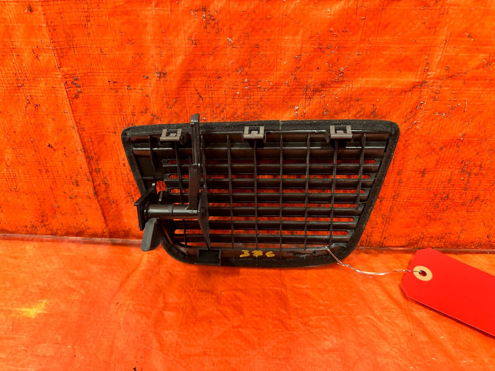 92 95 HONDA CIVIC   2D COUPE   CENTER OF THE DASHBOARD DASH   AC VENT OEM 3273