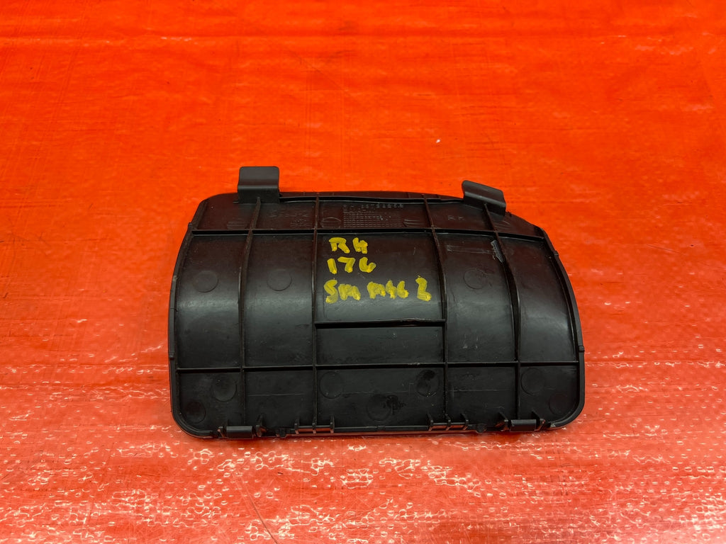 02 05 HONDA CIVIC SI EP3 HATCHBACK   TAIL LIGHT TRIM PLASTIC COVER RIGHT OEM 1767