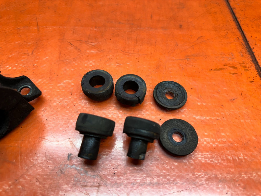 92 96 HONDA PRELUDE FRONT SWAY BAR BRACKETS BUSHINGS OEM #3325