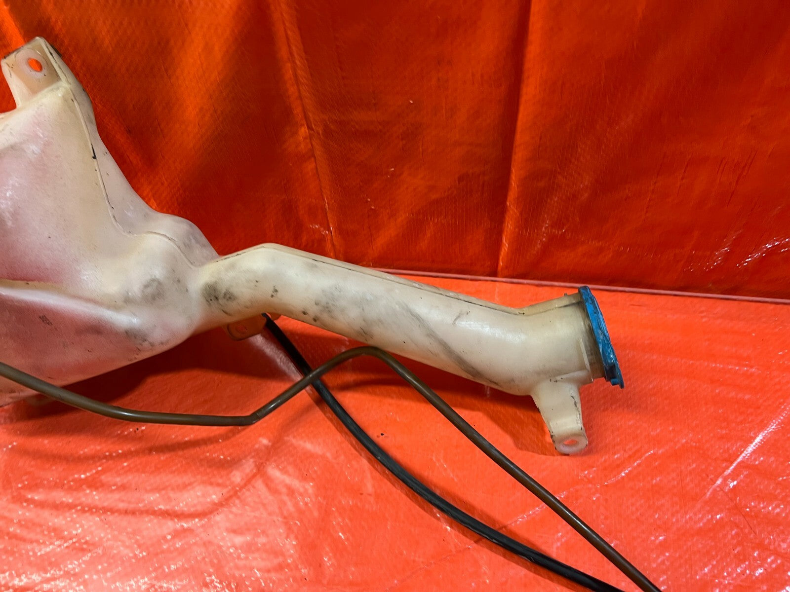 96 00 HONDA CIVIC WINDSHIELD WIPER RESERVOIR TANK W/ MOTOR & CAP & LINES OEM #974
