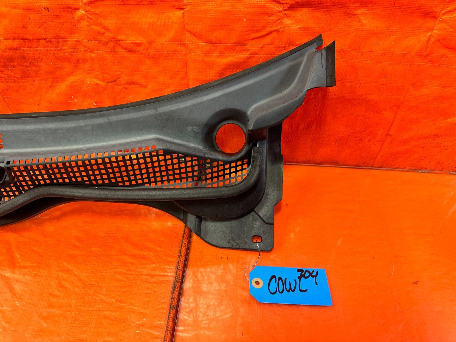 04 05 ACURA TSX   WINDSHIELD WIPER COWL TRIM PLASTIC   OEM FACTORY #3041
