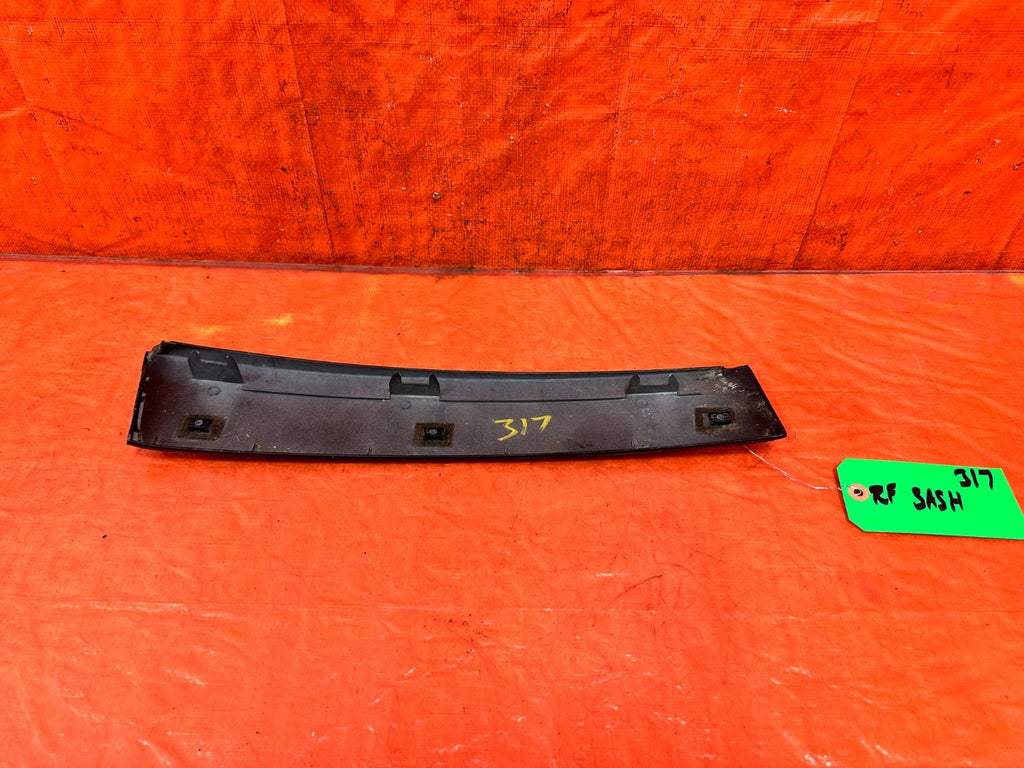 90 91 HONDA CIVIC HATCHBACK PASSENGER RIGHT FRONT DOOR SASH TRIM MOLDING OEM 3171