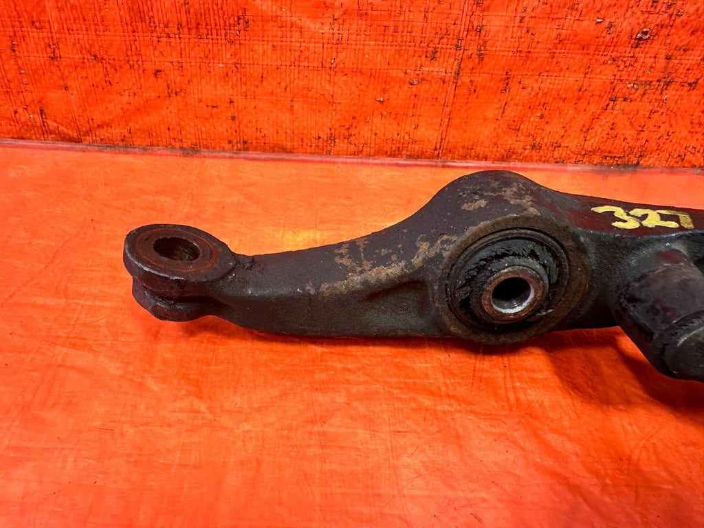 92 95 HONDA CIVIC   EX MODEL   LEFT FRONT LOWER CONTROL ARM   OEM 32710