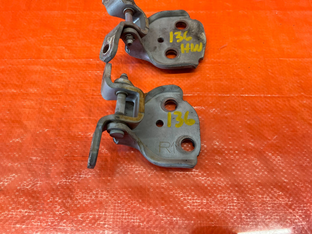 97 01 HONDA PRELUDE   DOOR HINGE SET HINGES   UPPER & LOWER   RIGHT SIDE OEM 1364
