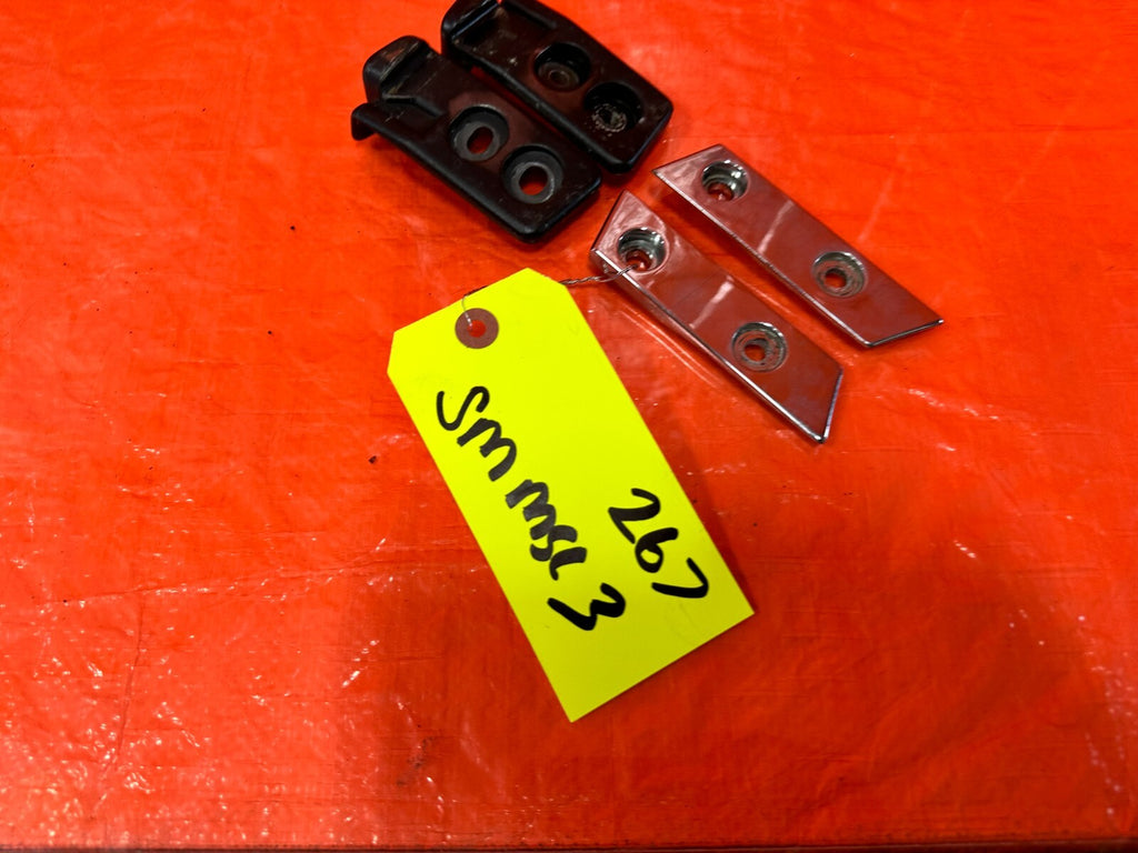 90 93 MAZDA MX 5 MIATA   LEFT AND RIGHT CONVERTIBLE SOFT TOP CATCHERS OEM #2674