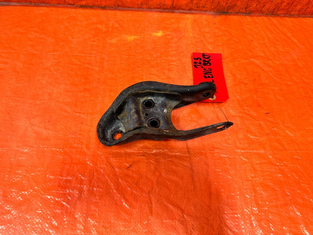 90 91 HONDA CIVIC HATCH   D16A6 5 SPEED MANUAL REAR TRANSMISSION BRACKET OEM 3256