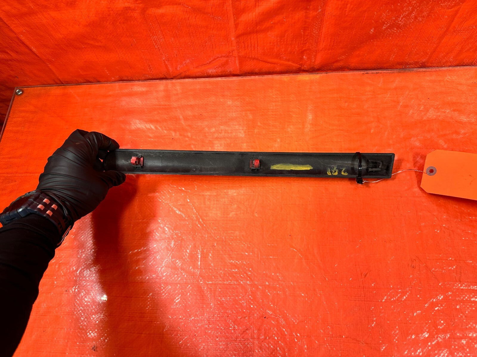 94 01 ACURA INTEGRA 2D   PASSENGER RIGHT REAR QUARTER PANEL SIDE MOLDING OEM 2816