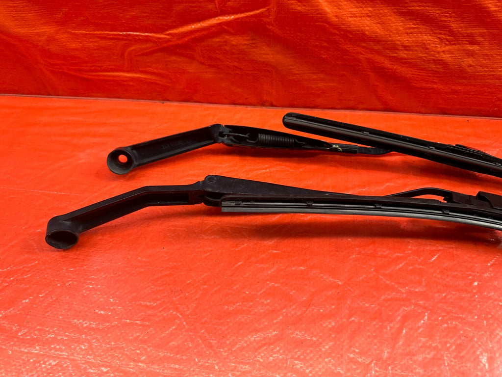 00 09 HONDA S2000   LEFT & RIGHT WINDSHIELD WIPER ARMS   OEM FACTORY #19812