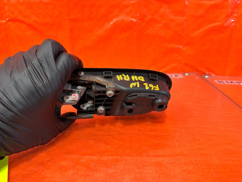 06 11 HONDA CIVIC SI COUPE PASSENGER RIGHT FRONT INTERIOR DOOR LOCK HANDLE OEM 9