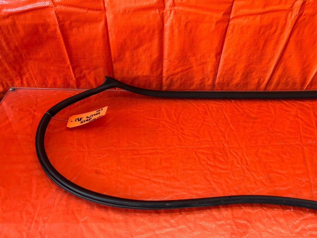 13 18 ACURA RDX PASSENGER RIGHT FRONT DOOR WEATHER STRIP SEAL GASKET OEM 1537