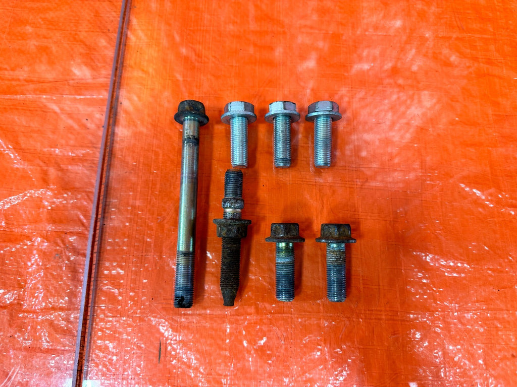02 06 ACURA RSX   MANUAL TRANSMISSION   DRIVER LEFT MOUNT BOLTS HARDWARE   #2712